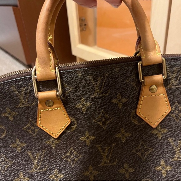 Louis Vuitton Alma - Picture 4 of 11